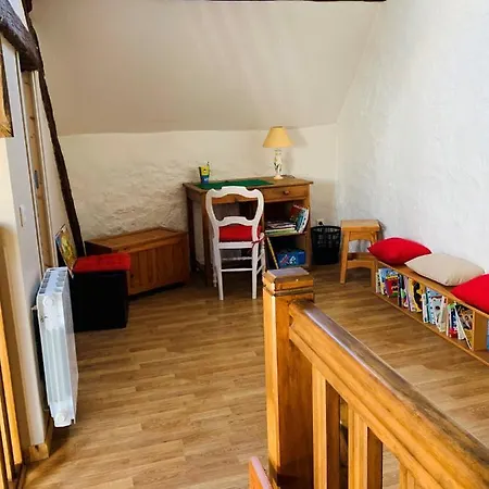 La Maison Des Gamins D En Face Verdelot